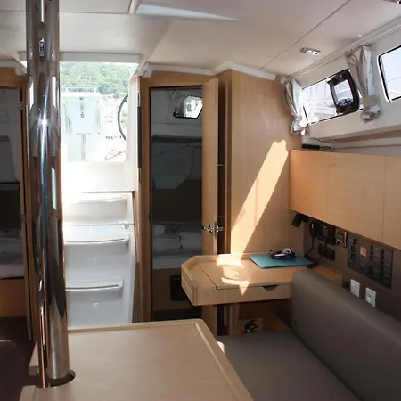 Beneteau Oceanis 35.1- Maya Bay 2 *